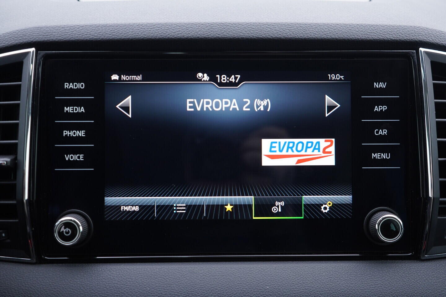 OV190V11143_30.webp_KAROQ Scout 2.0 TDI 110 kW automat, DPH