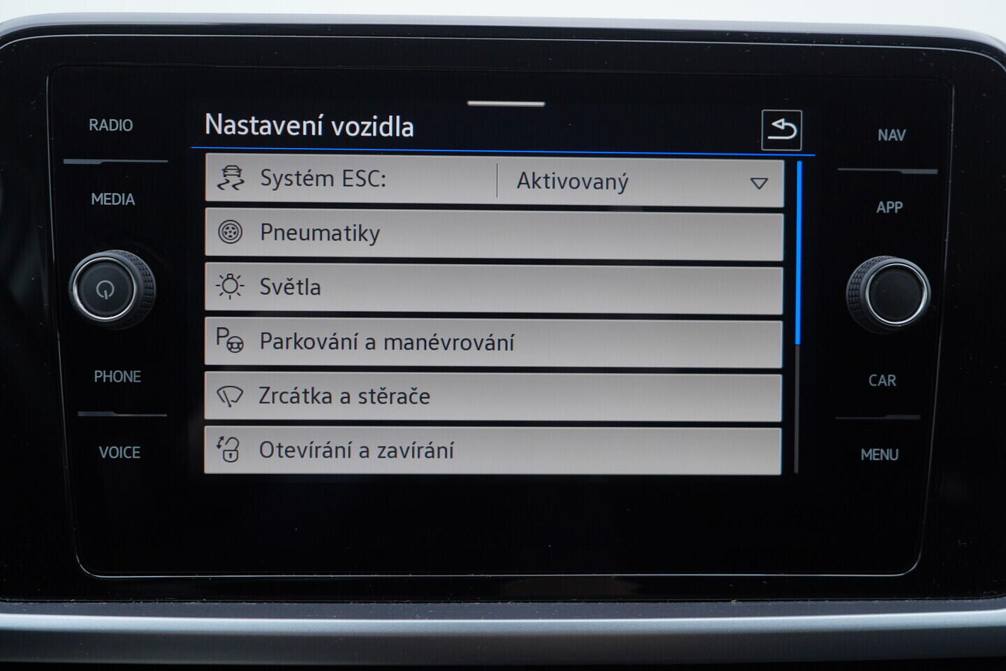OV190V11145_33.webp_T-ROC Life 1.5 TSI 110 kW automat, DPH