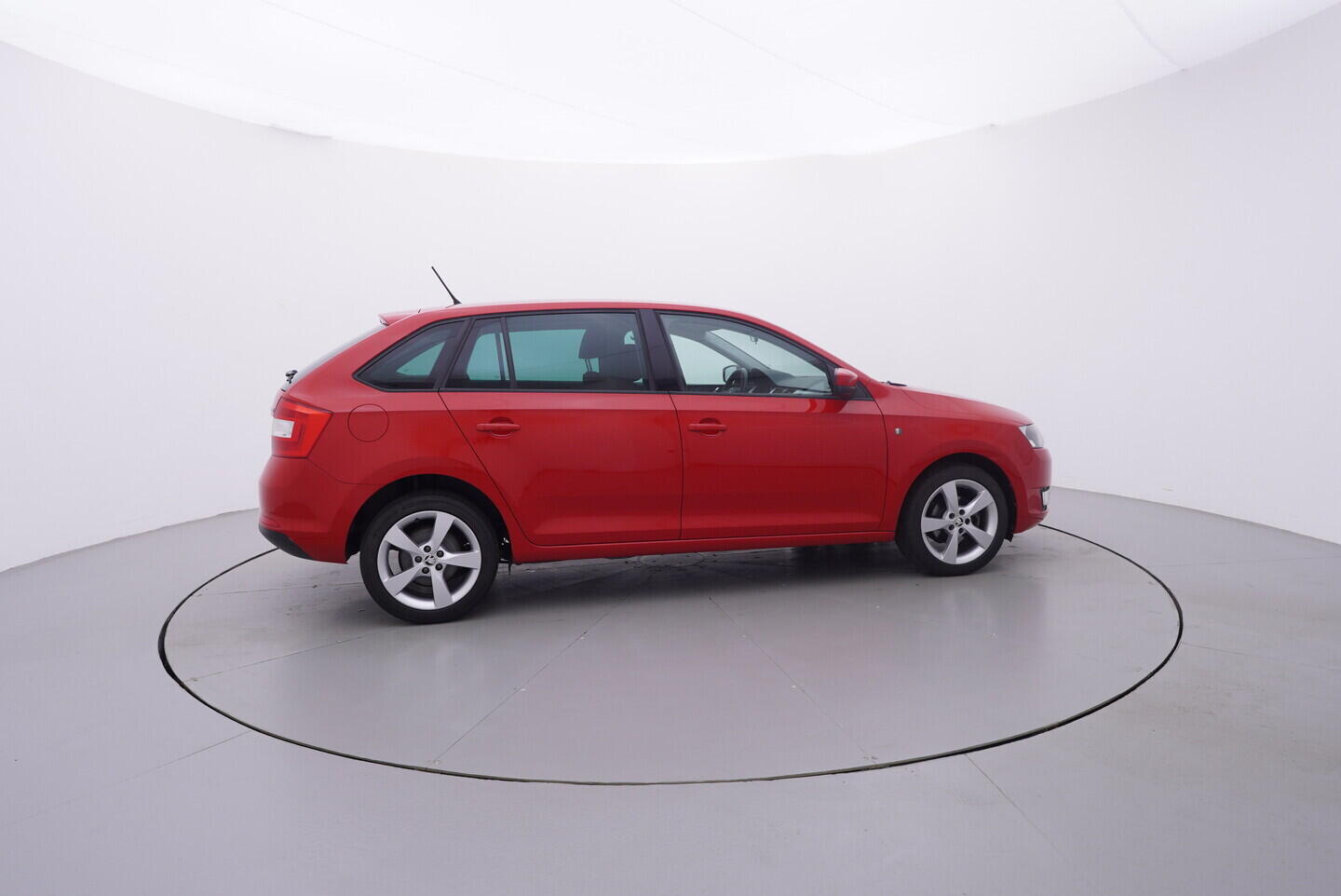 OV190V11147_15.webp_RAPID Ambiente 1.2 TSI 63 kW manuál