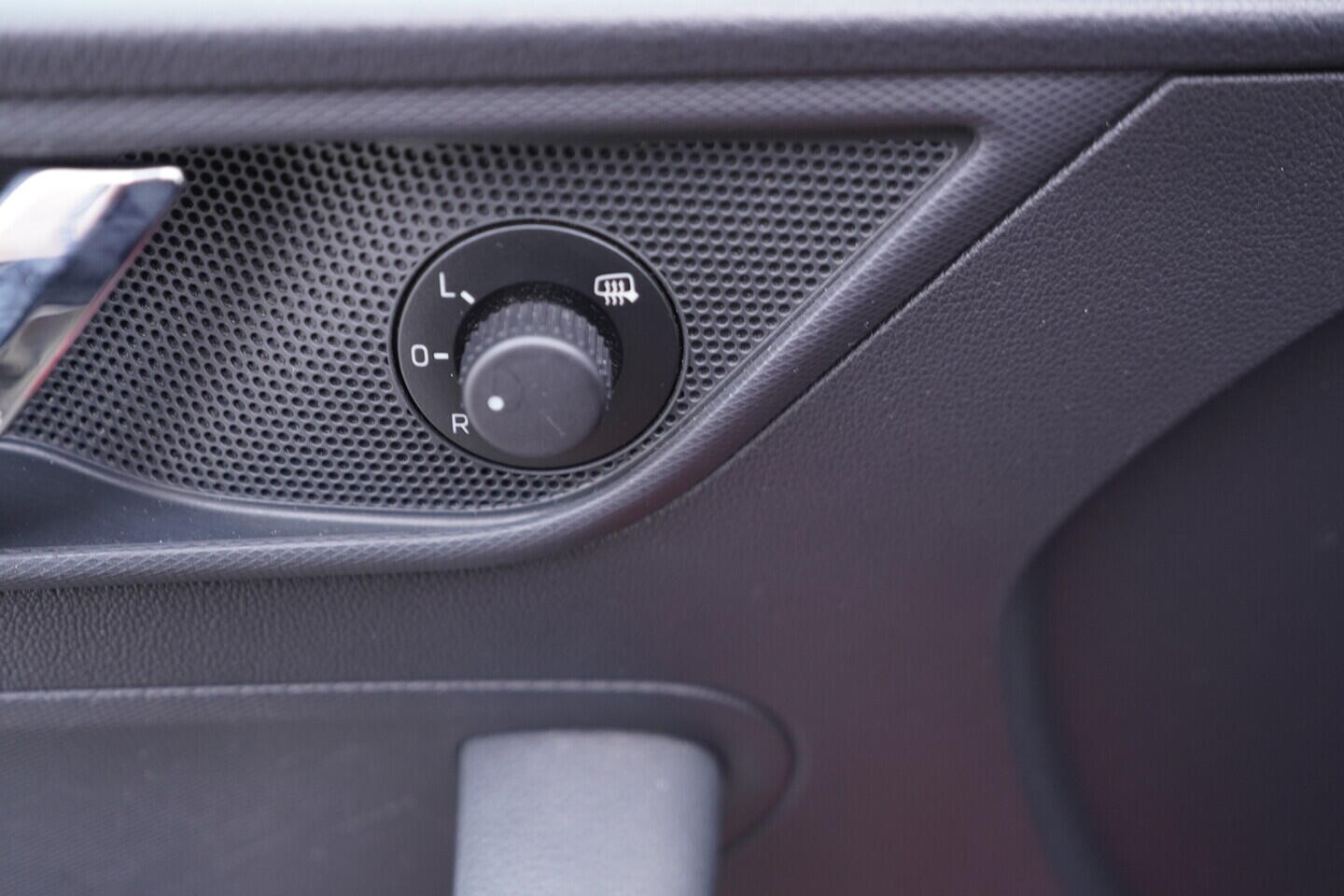 OV190V11147_20.webp_RAPID Ambiente 1.2 TSI 63 kW manuál