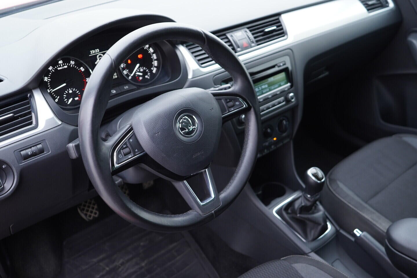 OV190V11147_22.webp_RAPID Ambiente 1.2 TSI 63 kW manuál