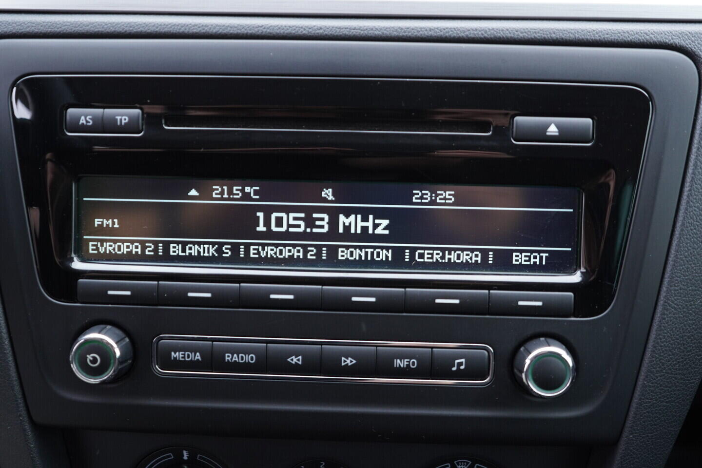 OV190V11147_28.webp_RAPID Ambiente 1.2 TSI 63 kW manuál