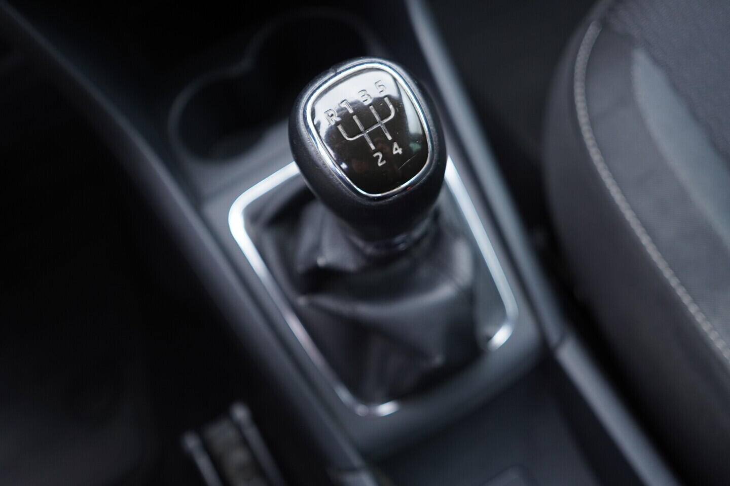 OV190V11147_31.webp_RAPID Ambiente 1.2 TSI 63 kW manuál