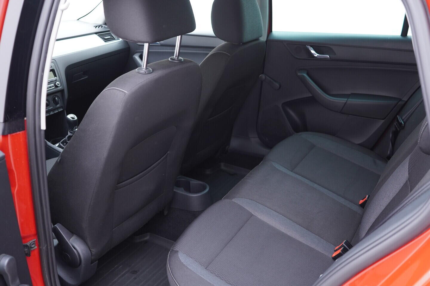 OV190V11147_33.webp_RAPID Ambiente 1.2 TSI 63 kW manuál