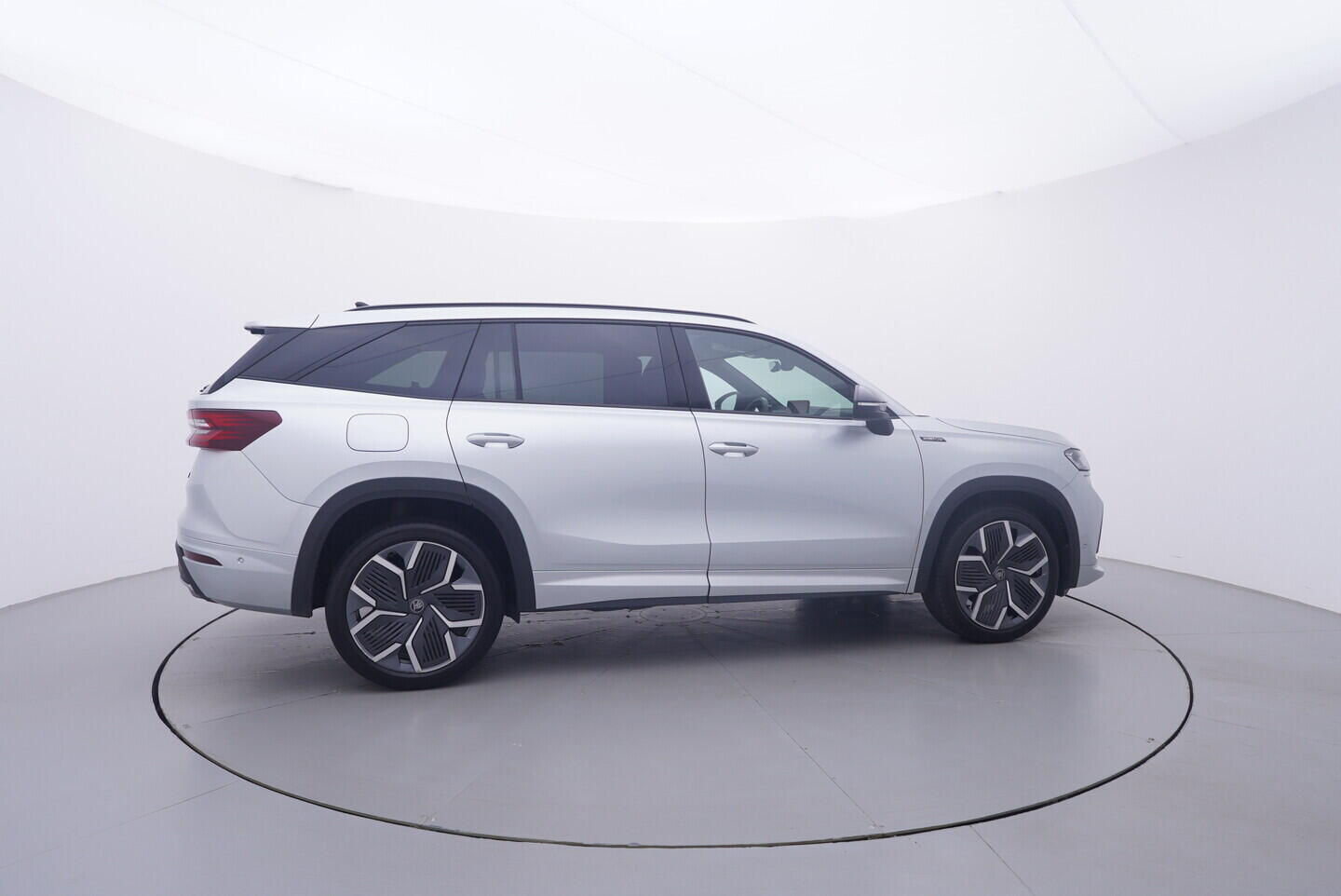 OV190V11148_15.webp_KODIAQ SportLine 2.0 TDI 142 kW automat, DPH