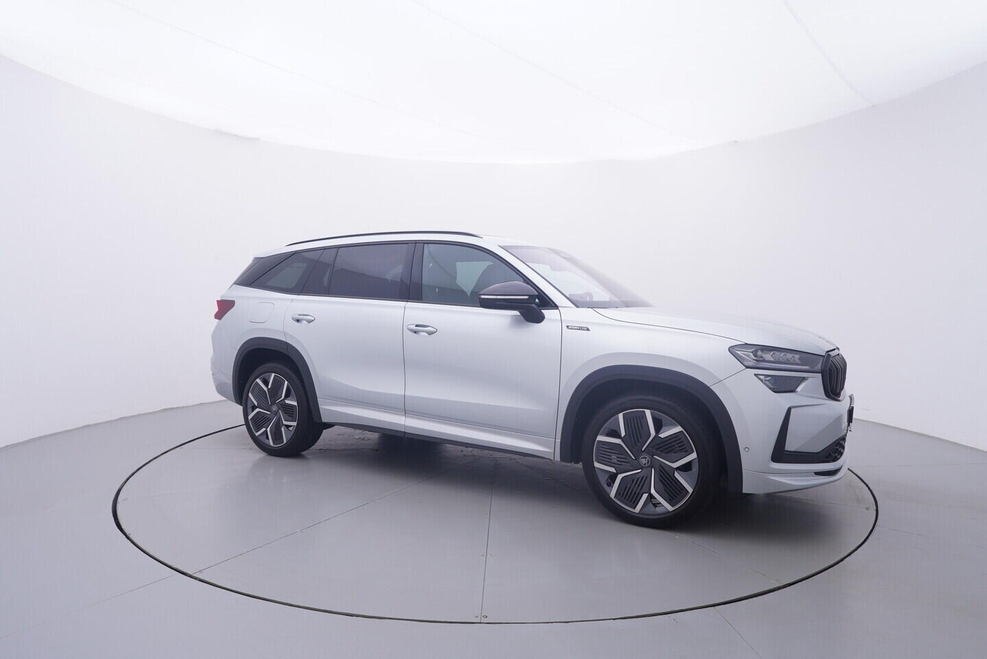 OV190V11148_16.webp_KODIAQ SportLine 2.0 TDI 142 kW automat, DPH