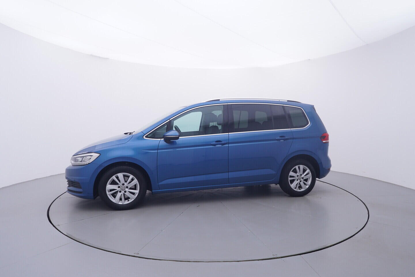 OV190V11149_11.webp_TOURAN  1.5 TSI 110 kW manuál, DPH