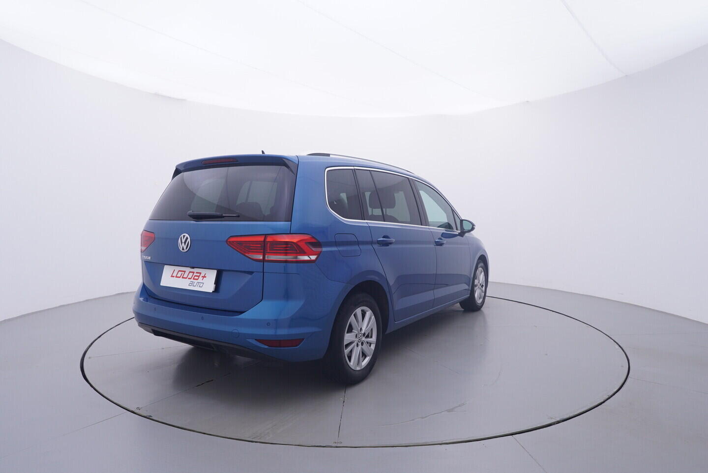 OV190V11149_14.webp_TOURAN  1.5 TSI 110 kW manuál, DPH
