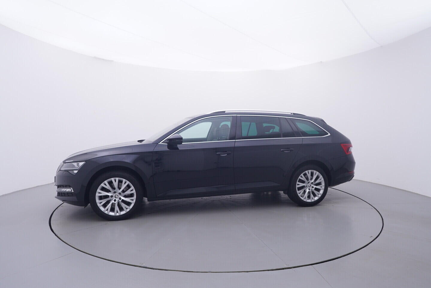 OV190V11150_11.webp_SUPERB Style 2.0 TSI 200 kW automat