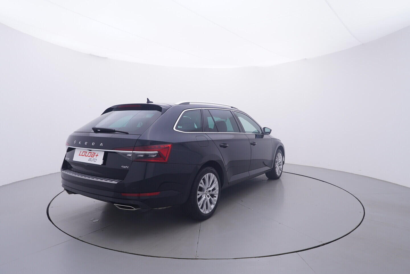 OV190V11150_14.webp_SUPERB Style 2.0 TSI 200 kW automat
