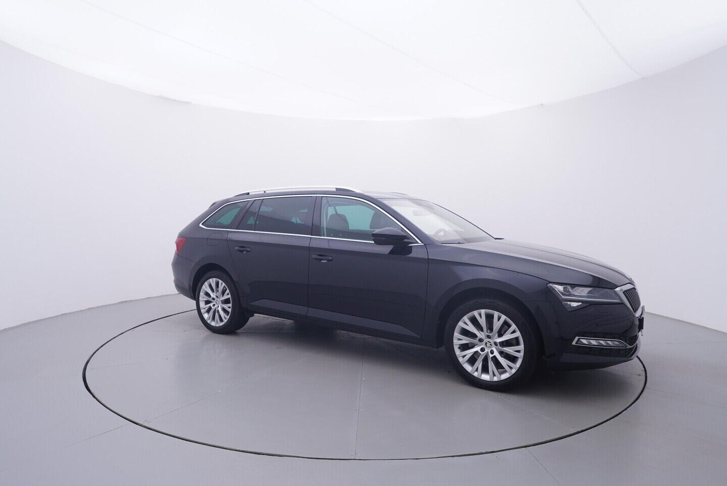 OV190V11150_16.webp_SUPERB Style 2.0 TSI 200 kW automat