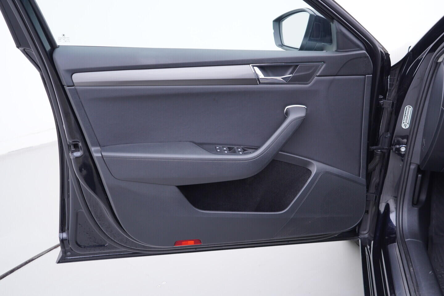 OV190V11150_19.webp_SUPERB Style 2.0 TSI 200 kW automat