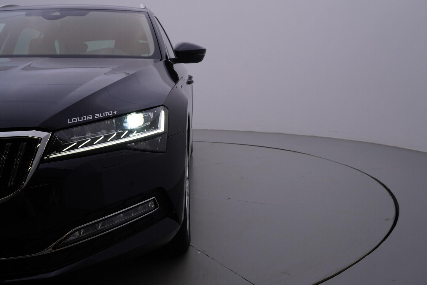 OV190V11150_47.webp_SUPERB Style 2.0 TSI 200 kW automat