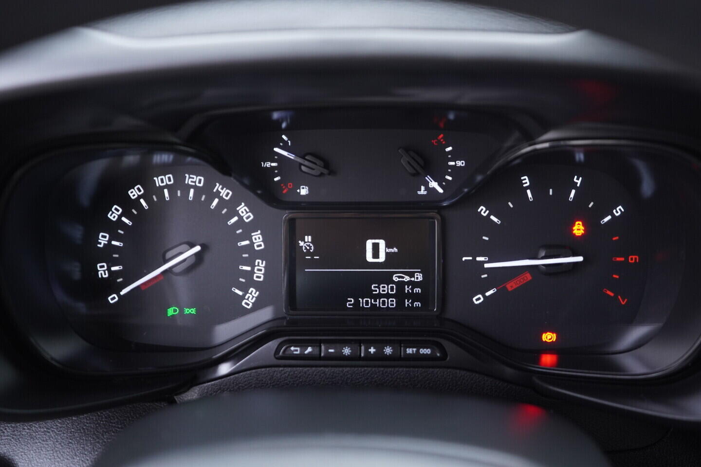 OV190V11153_26.webp_BERLINGO  1.5 HDI 75 kW manuál, DPH