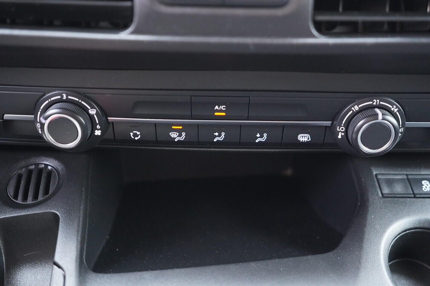 OV190V11153_29.webp_BERLINGO  1.5 HDI 75 kW manuál, DPH