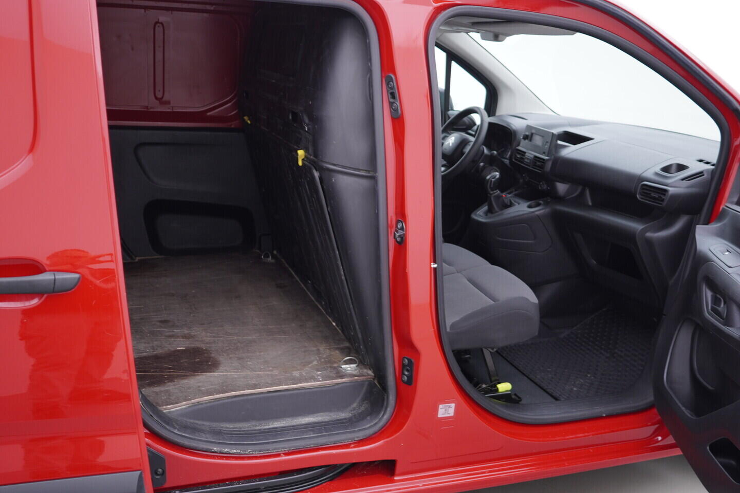 OV190V11153_32.webp_BERLINGO  1.5 HDI 75 kW manuál, DPH