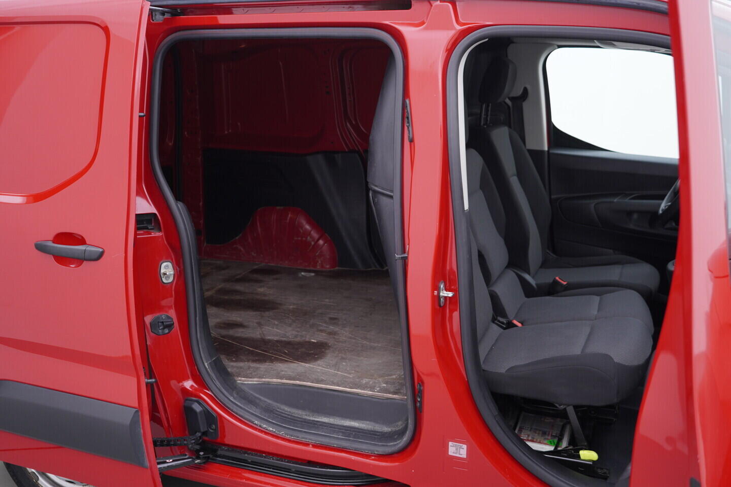 OV190V11153_33.webp_BERLINGO  1.5 HDI 75 kW manuál, DPH