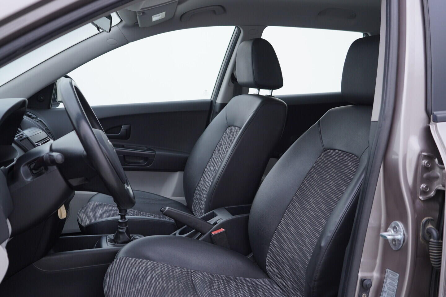 OV190V11156_21.webp_CEED Comfort 1.4 GDI 80 kW manuál