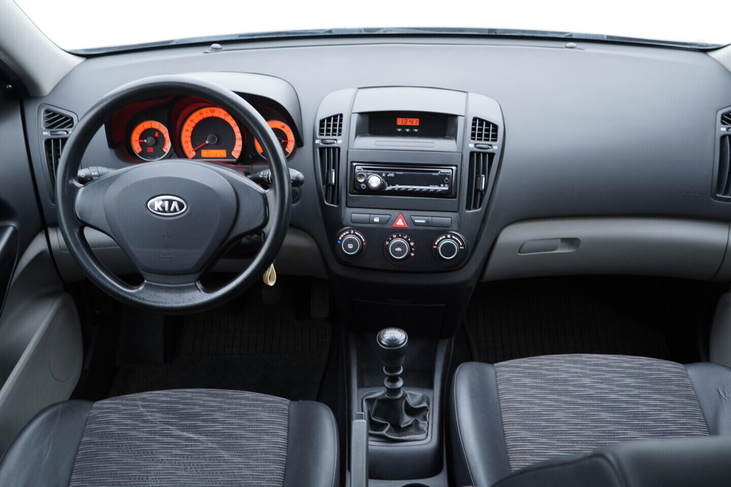 OV190V11156_22.webp_CEED Comfort 1.4 GDI 80 kW manuál