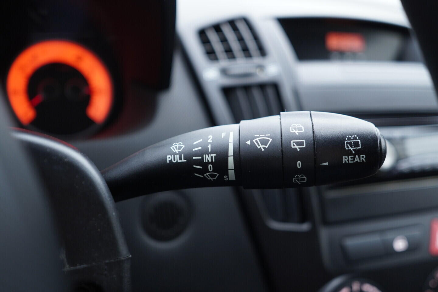 OV190V11156_25.webp_CEED Comfort 1.4 GDI 80 kW manuál