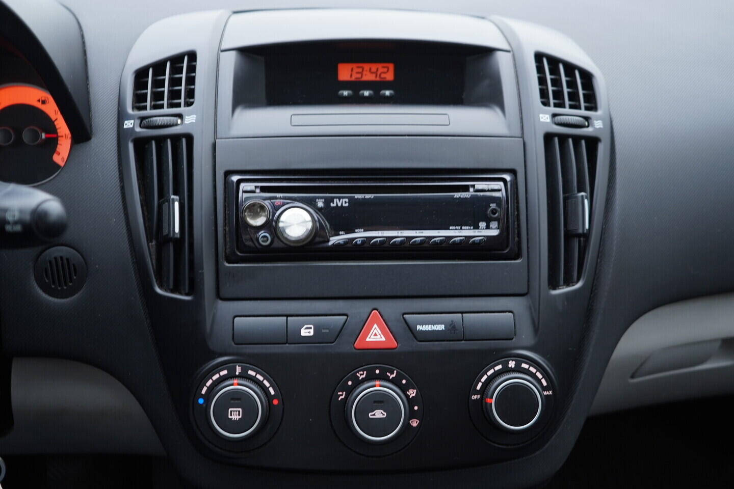 OV190V11156_26.webp_CEED Comfort 1.4 GDI 80 kW manuál