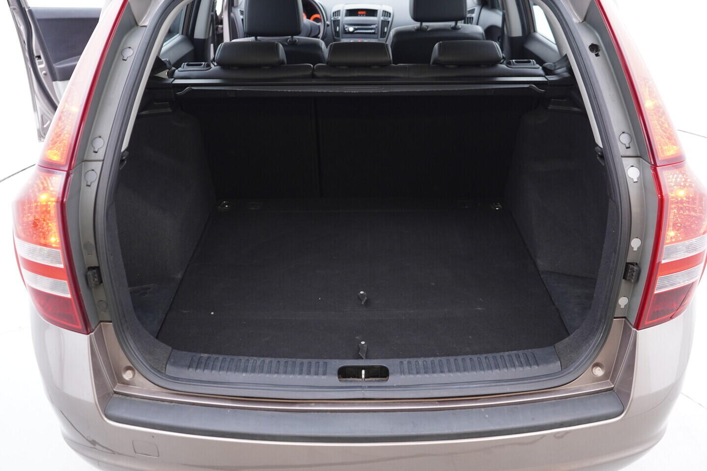 OV190V11156_28.webp_CEED Comfort 1.4 GDI 80 kW manuál