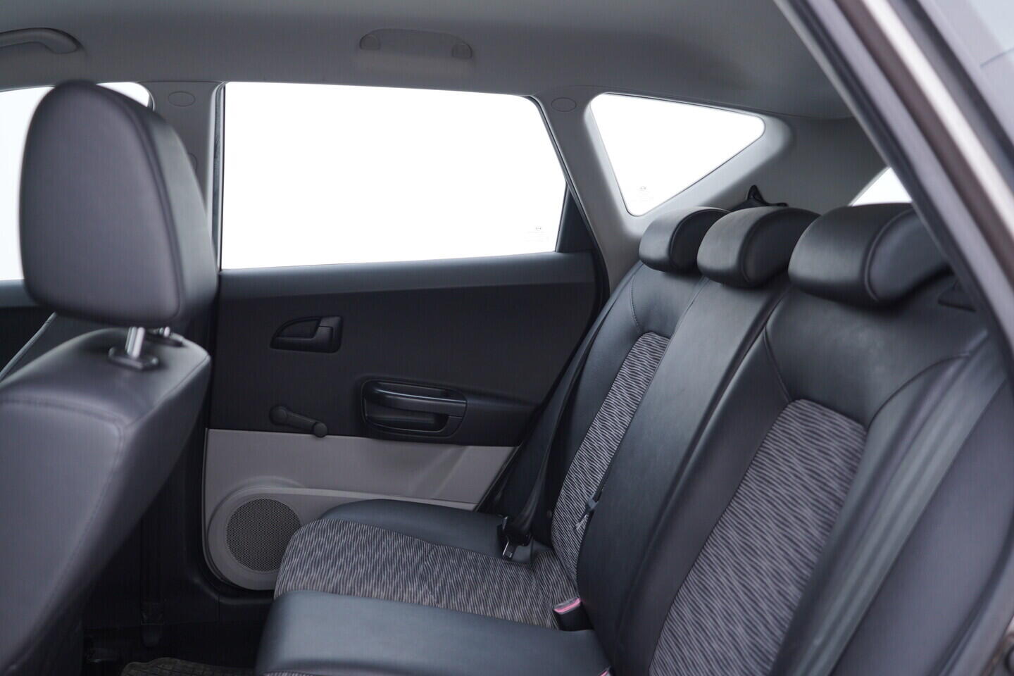 OV190V11156_31.webp_CEED Comfort 1.4 GDI 80 kW manuál