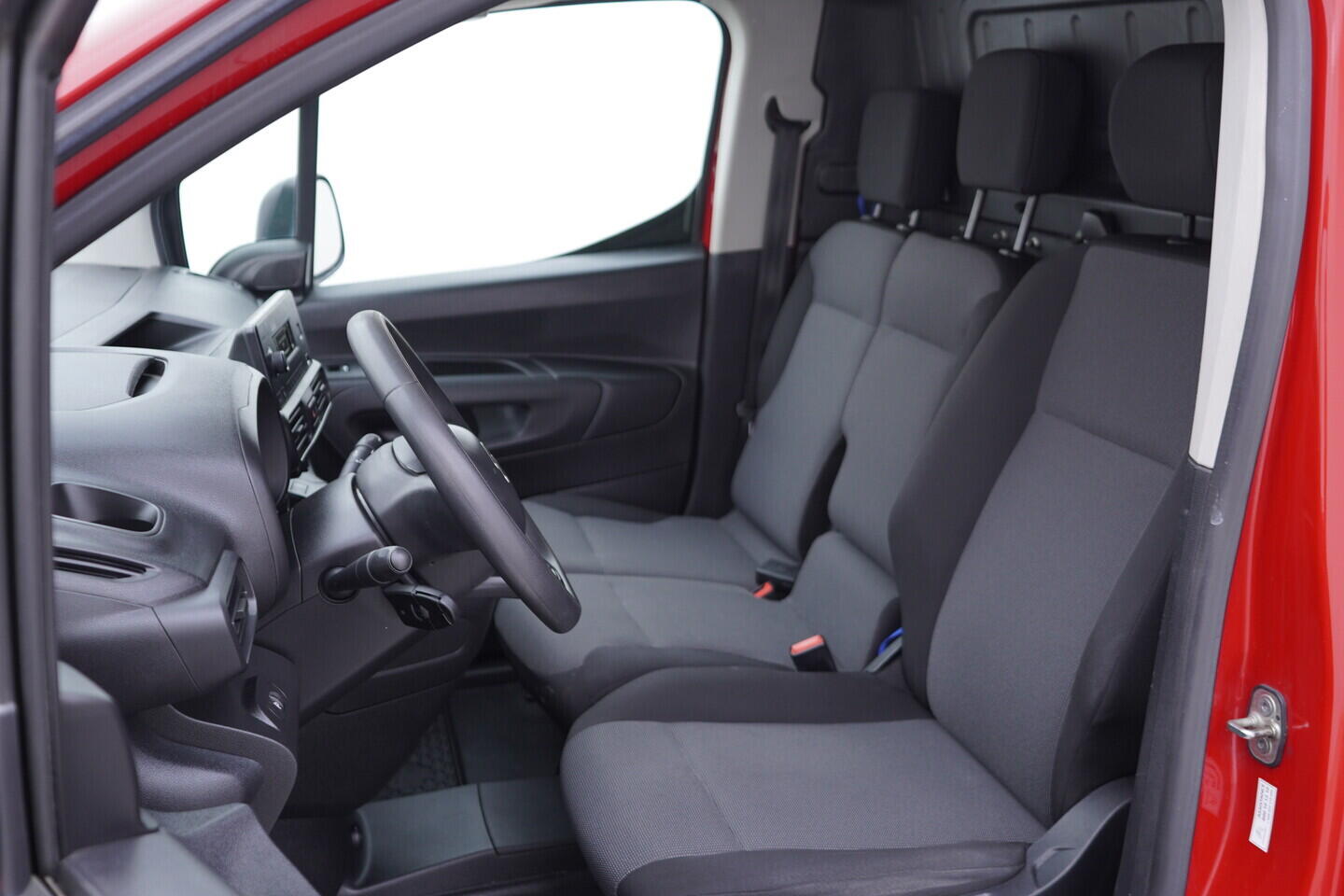 OV190V11157_22.webp_BERLINGO  1.5 HDI 75 kW manuál, DPH