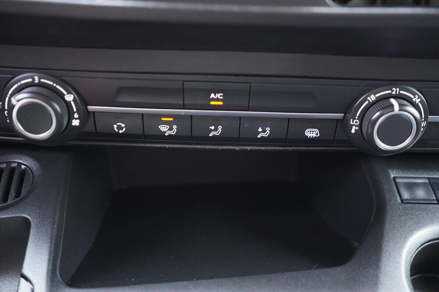 OV190V11157_27.webp_BERLINGO  1.5 HDI 75 kW manuál, DPH