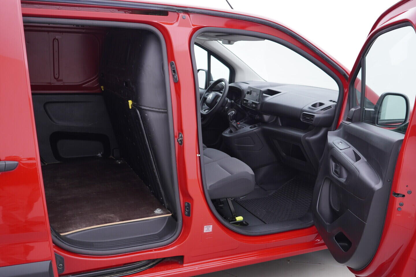 OV190V11157_30.webp_BERLINGO  1.5 HDI 75 kW manuál, DPH