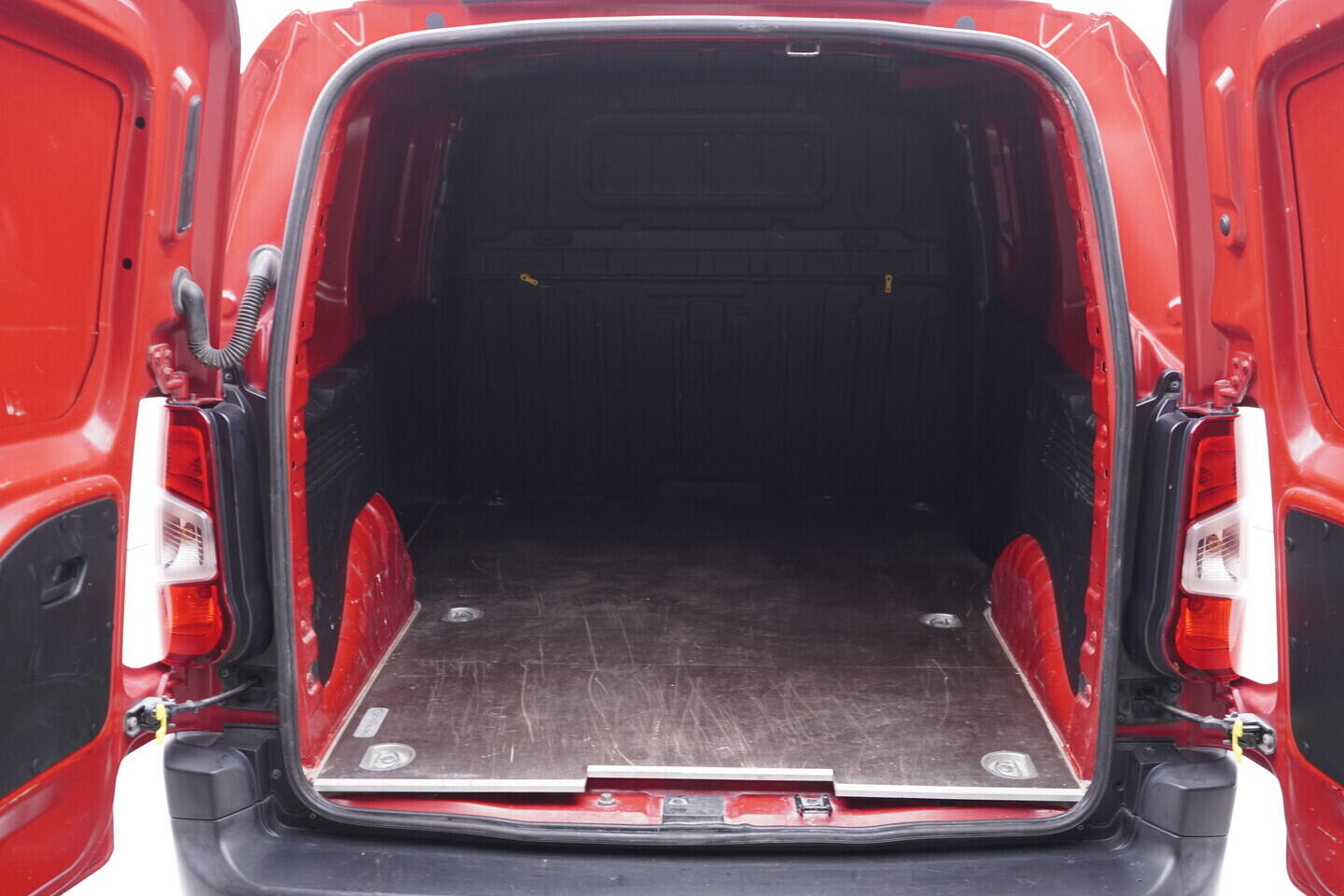 OV190V11157_31.webp_BERLINGO  1.5 HDI 75 kW manuál, DPH