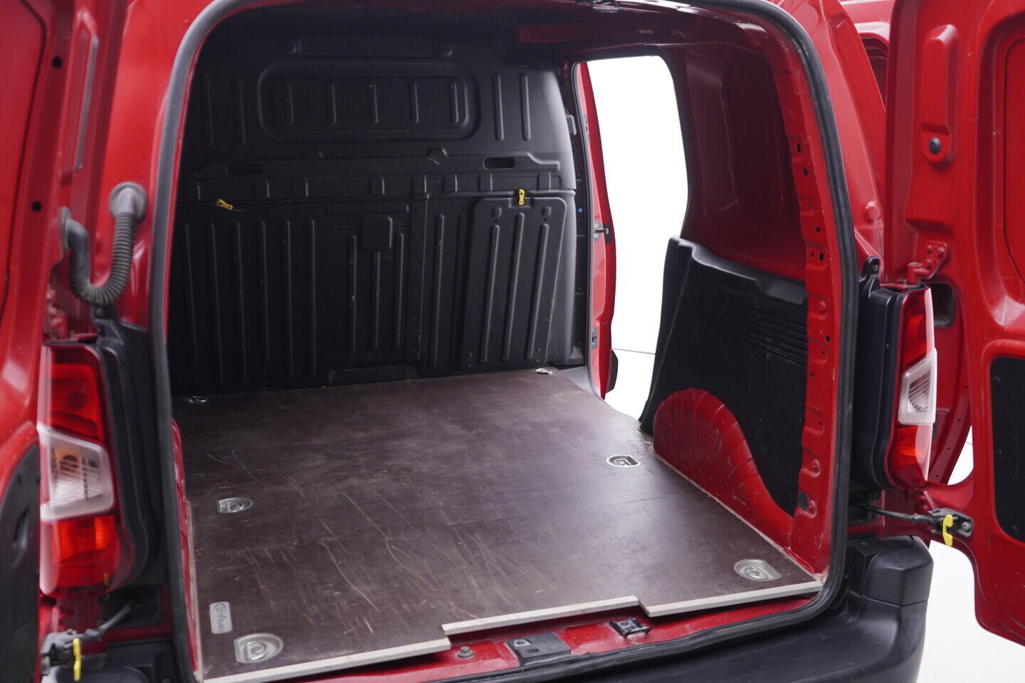 OV190V11157_32.webp_BERLINGO  1.5 HDI 75 kW manuál, DPH