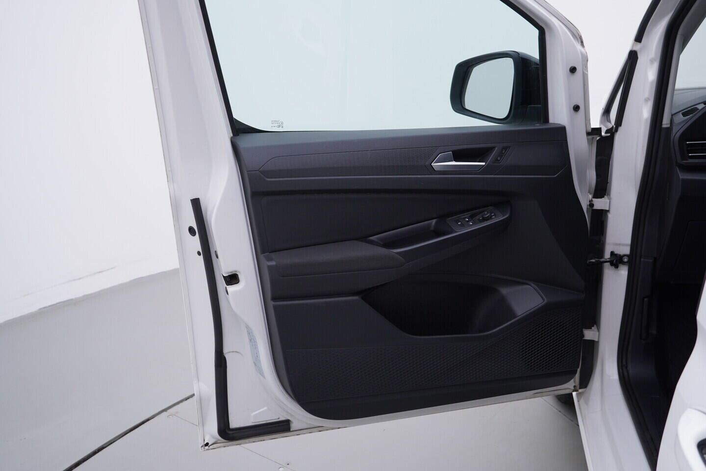 OV190V11158_19.webp_CADDY  2.0 TDI 90 kW automat