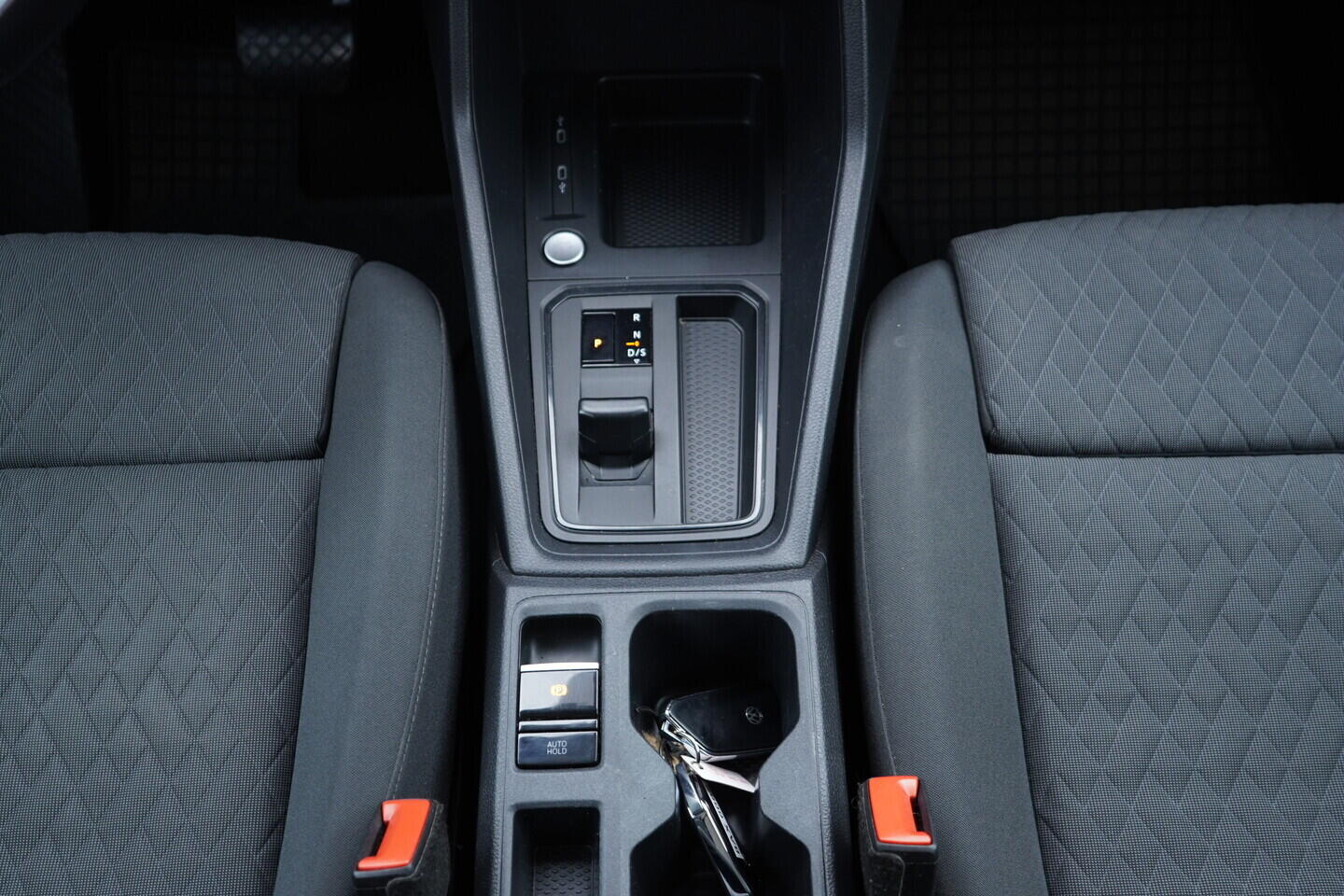 OV190V11158_33.webp_CADDY  2.0 TDI 90 kW automat