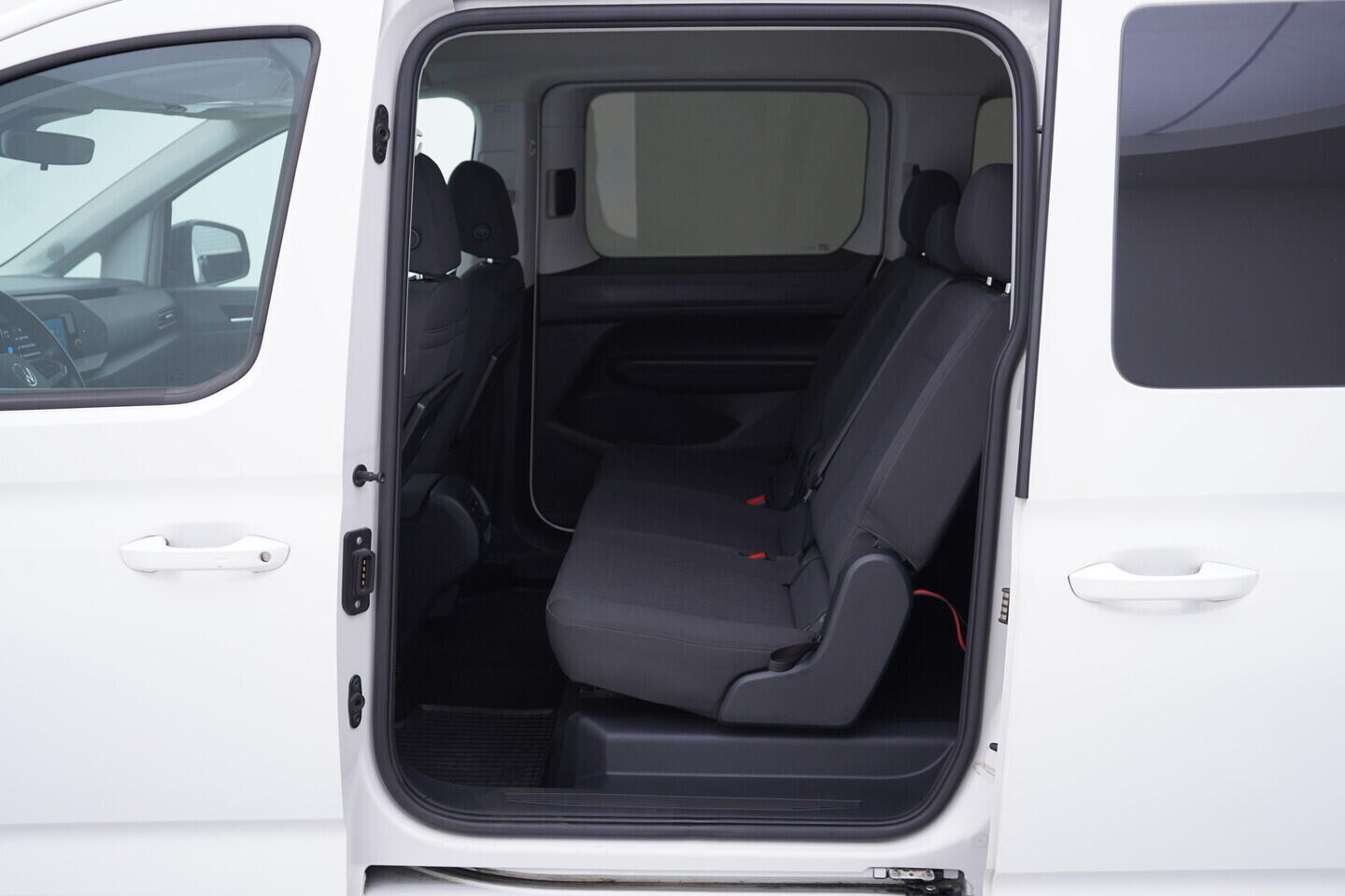 OV190V11158_34.webp_CADDY  2.0 TDI 90 kW automat