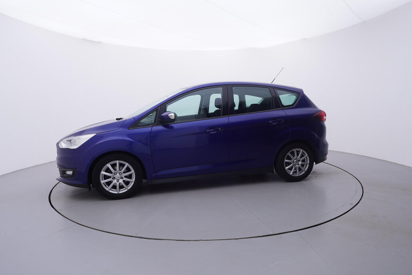 OV190V11160_11.webp_C-MAX  1.0 EcoBoost 74 kW manuál