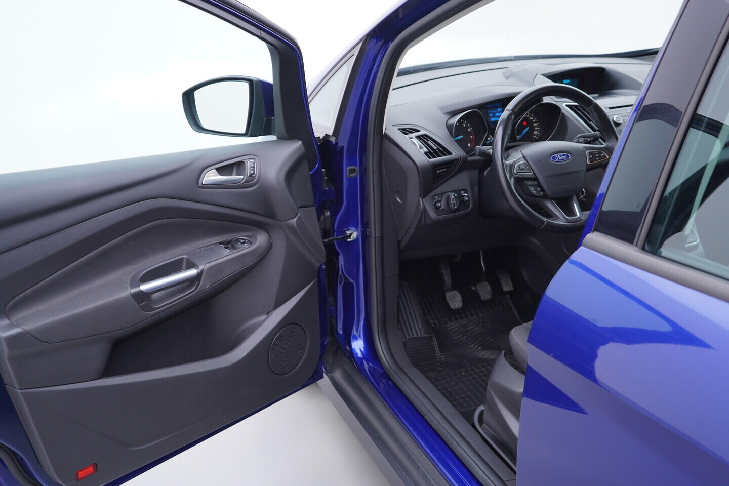 OV190V11160_18.webp_C-MAX  1.0 EcoBoost 74 kW manuál