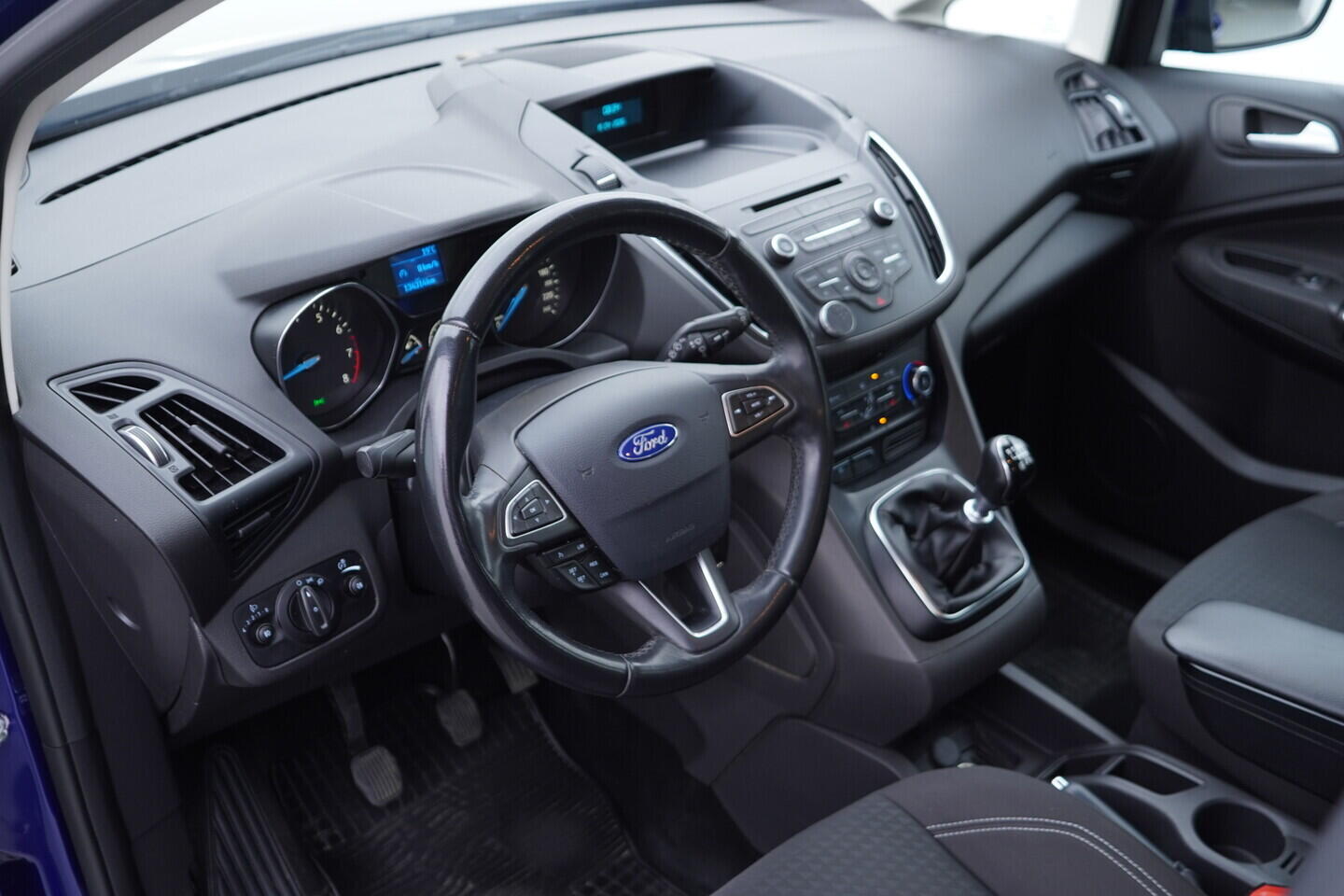 OV190V11160_22.webp_C-MAX  1.0 EcoBoost 74 kW manuál