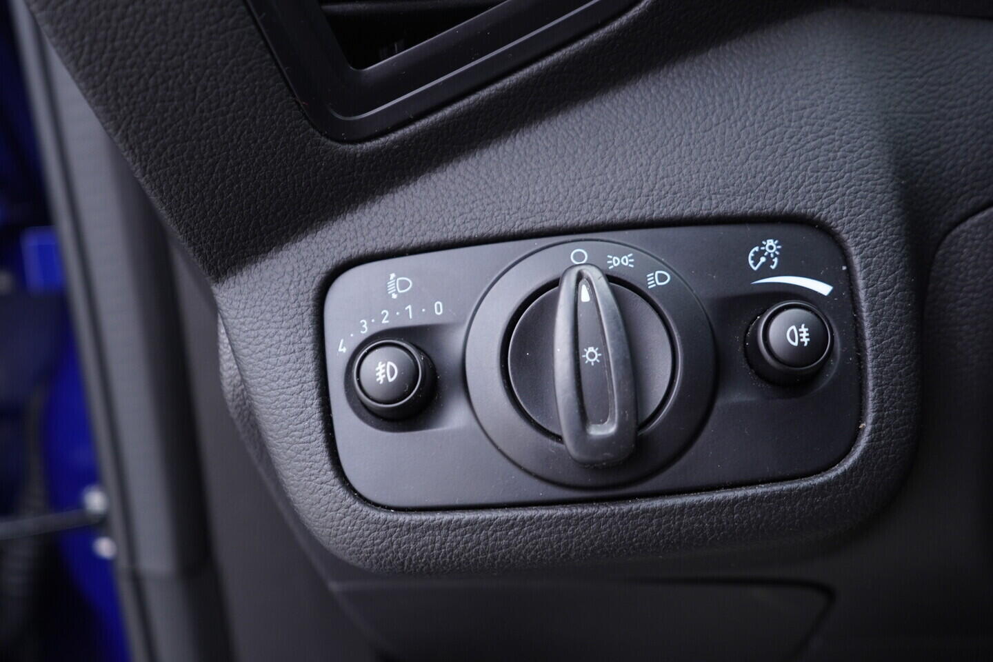 OV190V11160_26.webp_C-MAX  1.0 EcoBoost 74 kW manuál