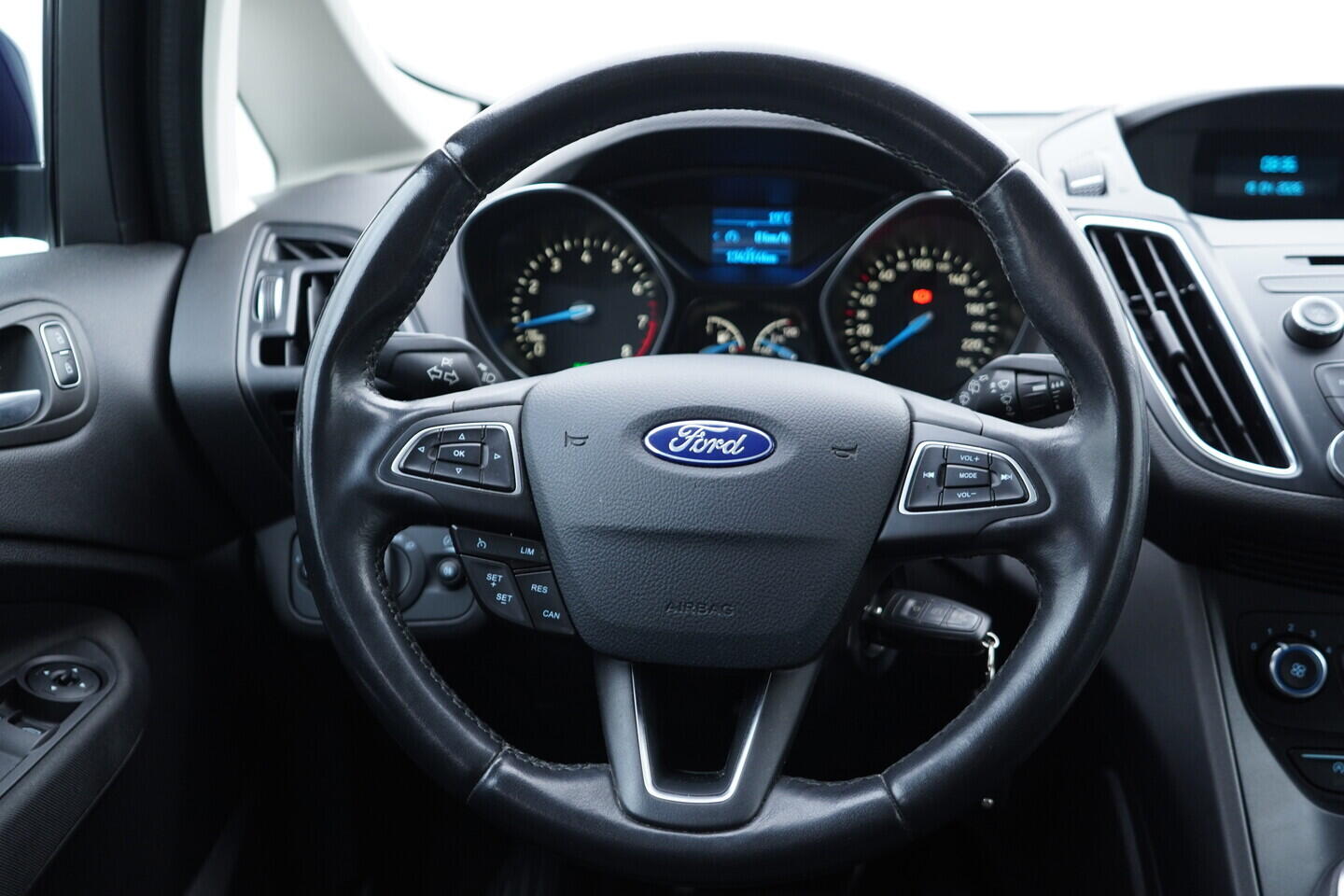 OV190V11160_28.webp_C-MAX  1.0 EcoBoost 74 kW manuál