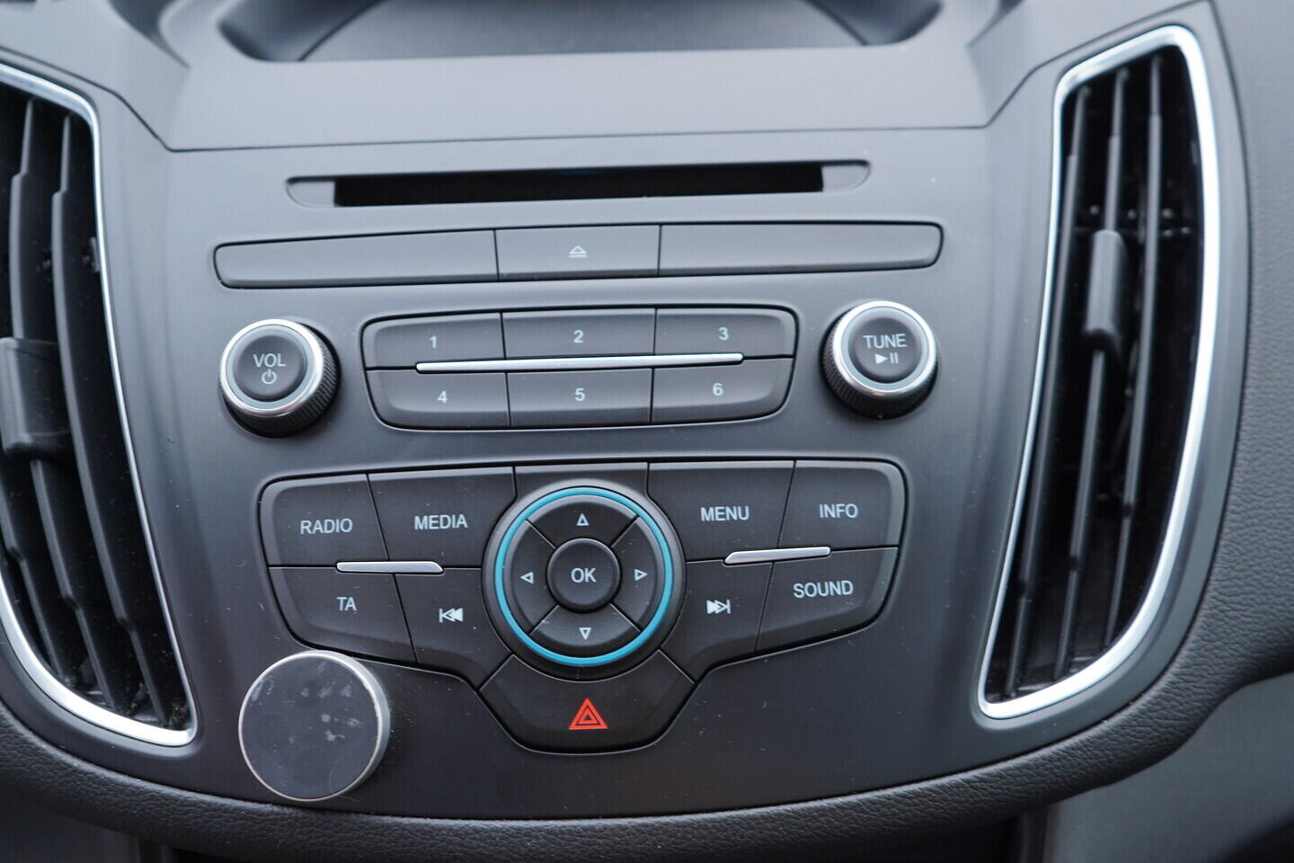 OV190V11160_31.webp_C-MAX  1.0 EcoBoost 74 kW manuál