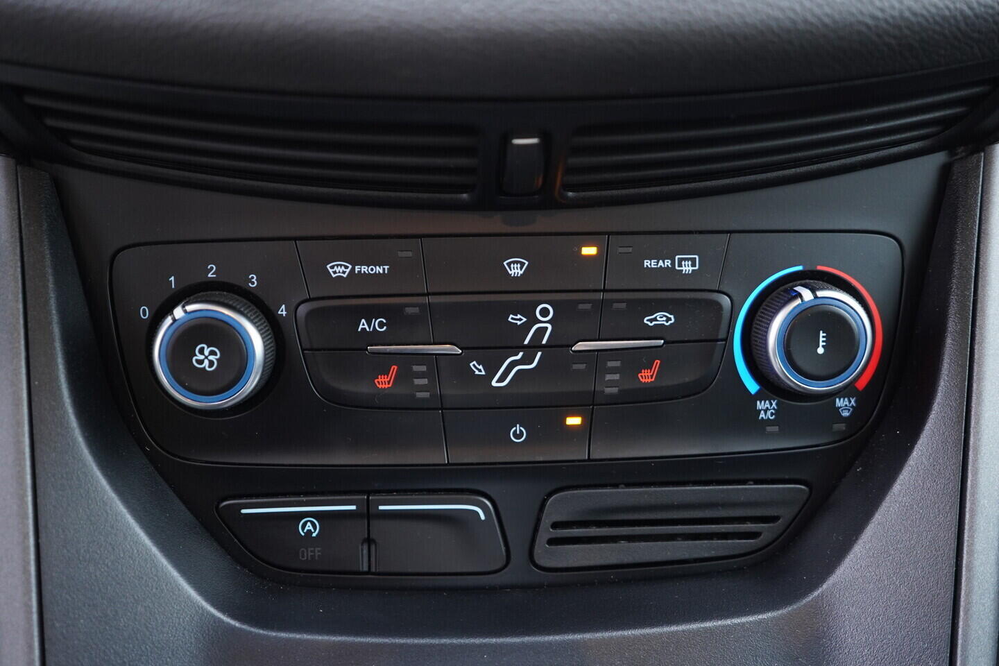 OV190V11160_32.webp_C-MAX  1.0 EcoBoost 74 kW manuál