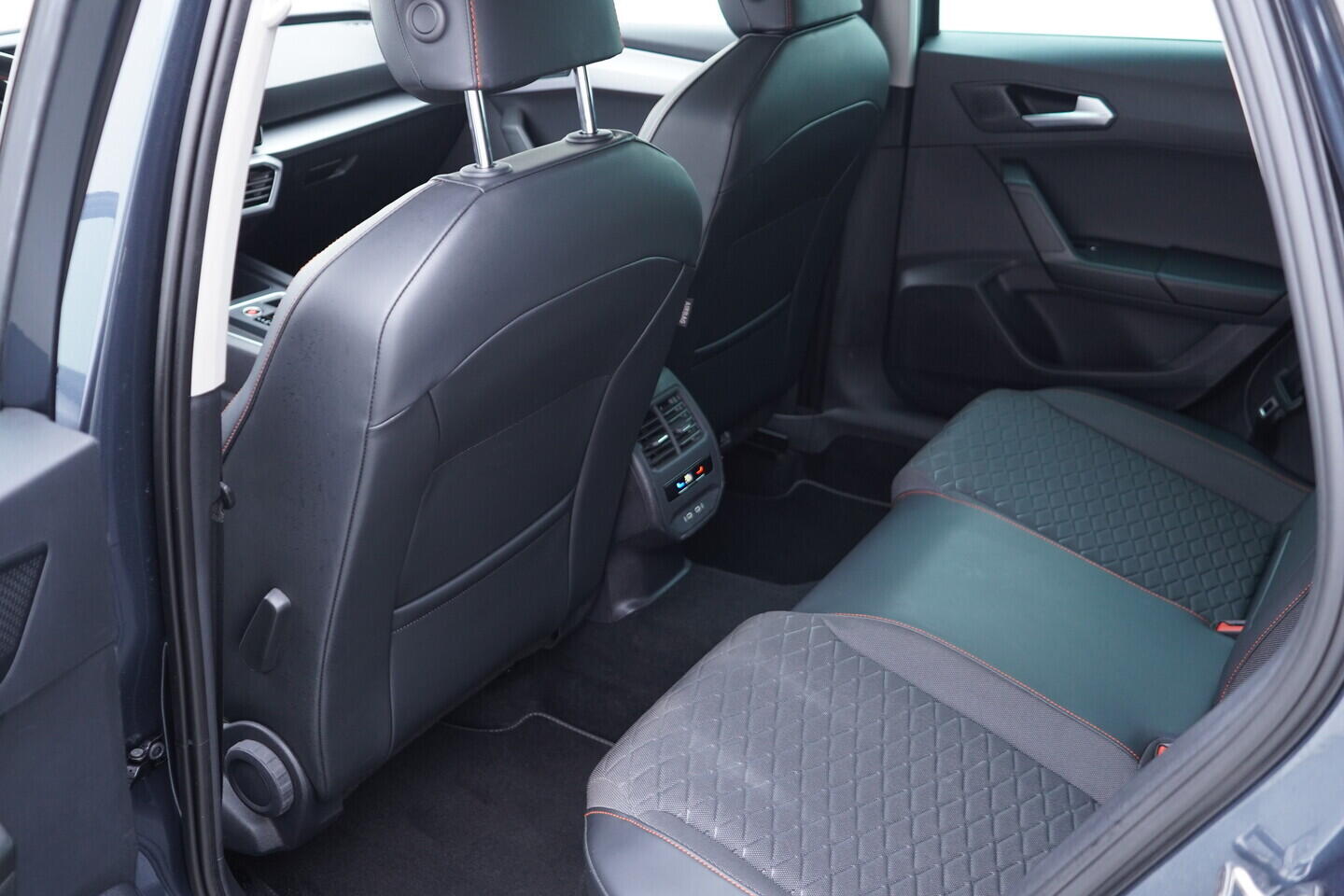 OV190V11172_40.webp_LEON ST FR 1.5 TSI 110 kW automat