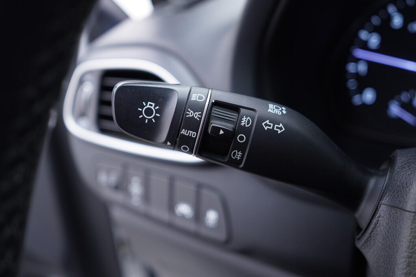 OV190V11175_23.webp_I30  1.0 T-GDI _ kW manuál