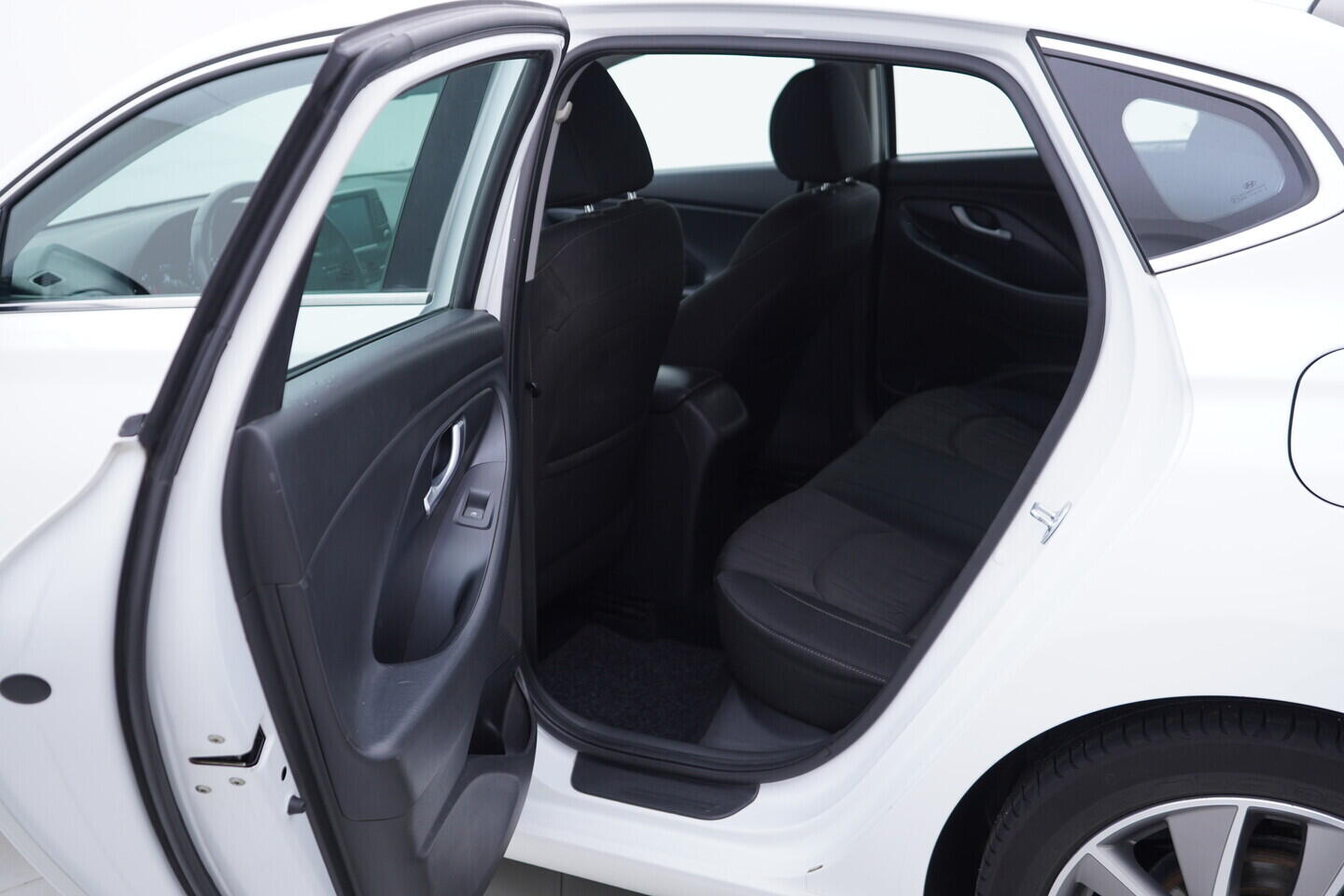 OV190V11175_32.webp_I30  1.0 T-GDI _ kW manuál