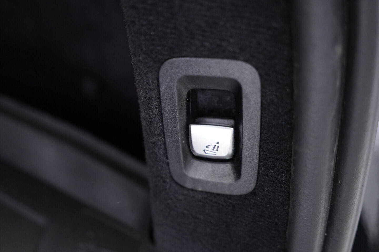 OV190V11199_50.webp_C200  1.6 CDi 118 kW automat