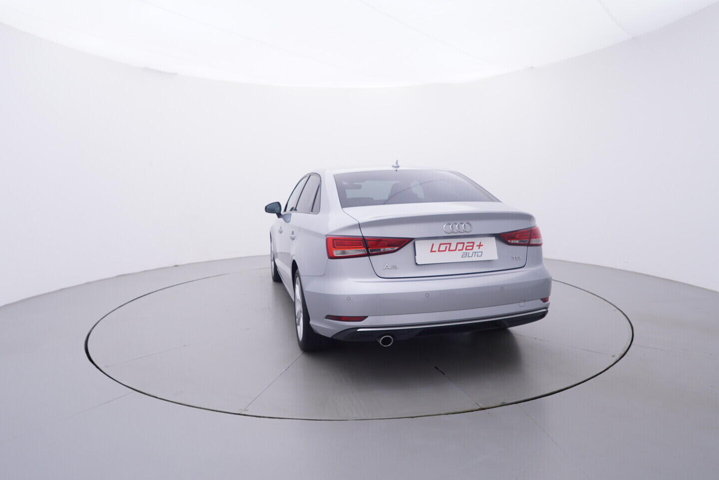 OV190V11201_13.webp_A3 SPORTBACK  1.6 TDI 85 kW manuál