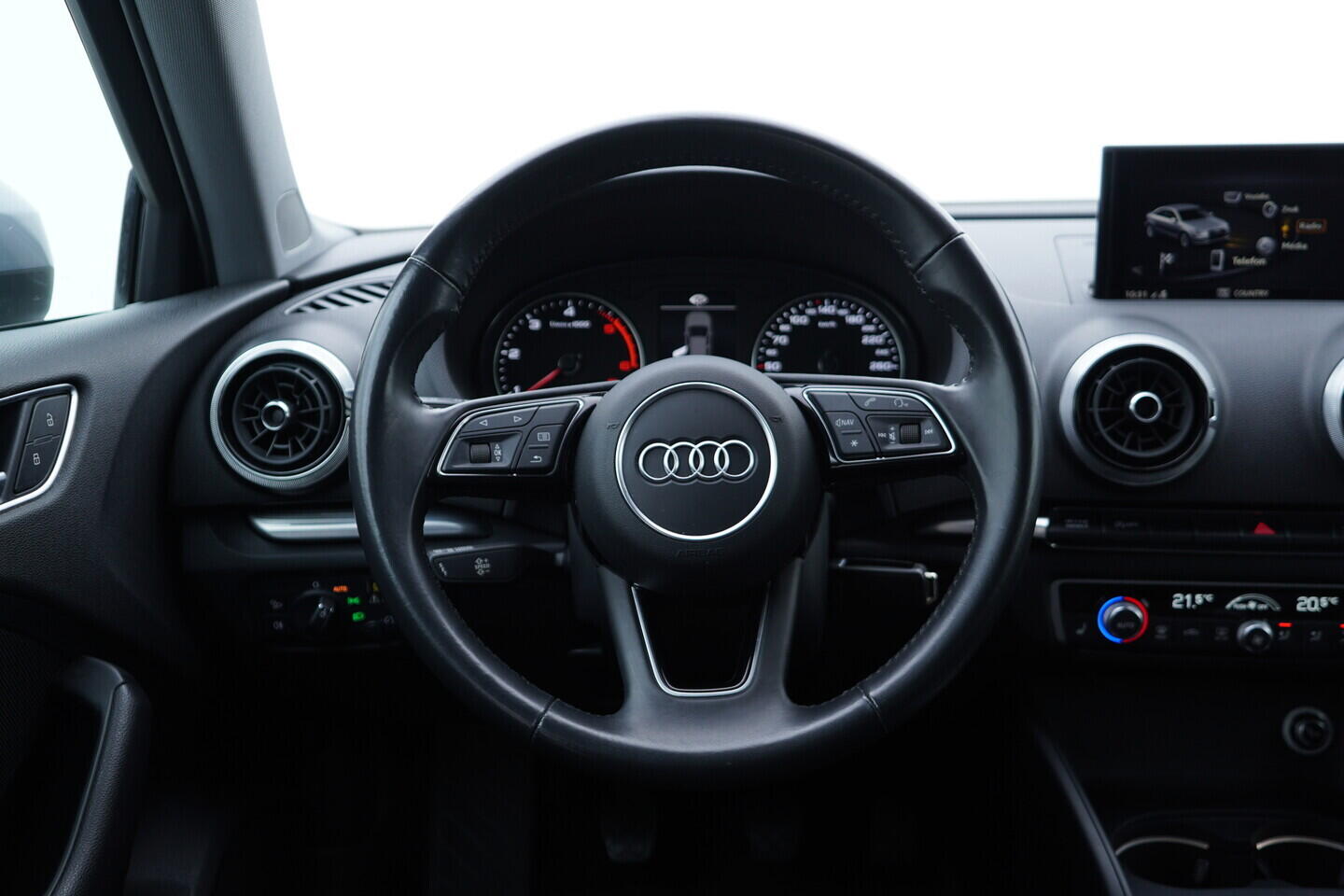 OV190V11201_27.webp_A3 SPORTBACK  1.6 TDI 85 kW manuál