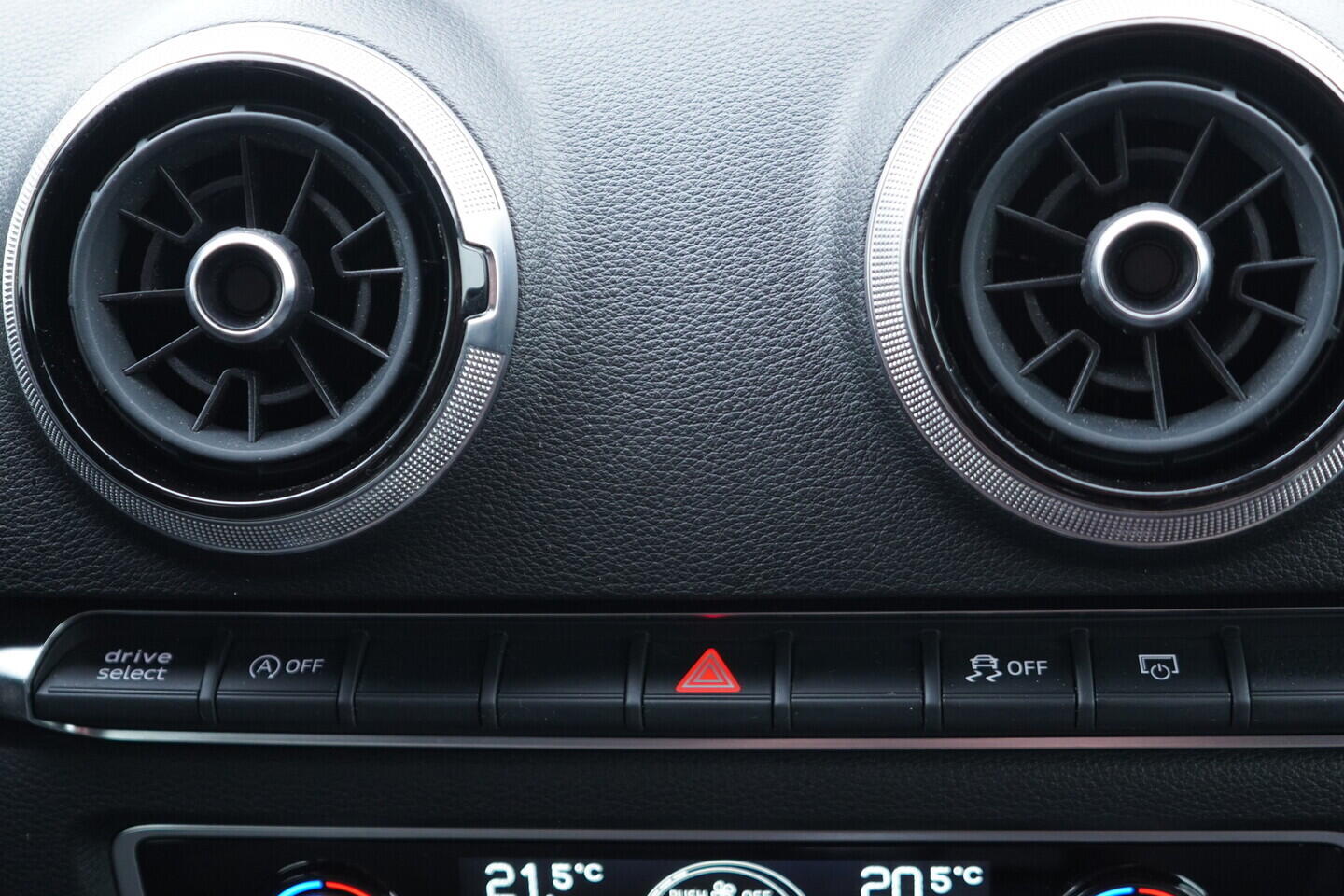 OV190V11201_33.webp_A3 SPORTBACK  1.6 TDI 85 kW manuál