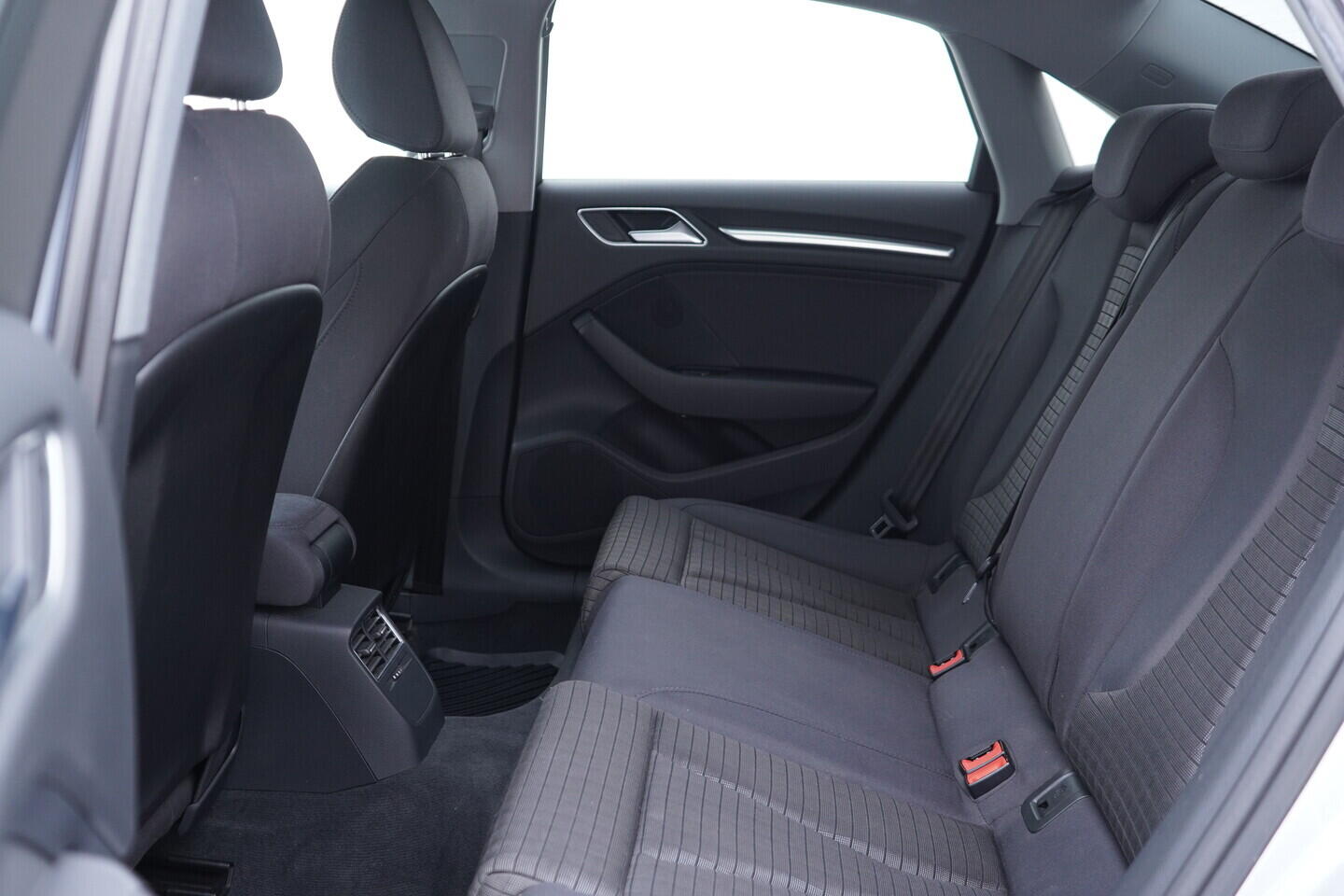 OV190V11201_38.webp_A3 SPORTBACK  1.6 TDI 85 kW manuál